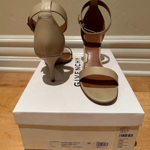 Givenchy 80 mm Beige Sandals